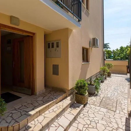 Apartment In 39324