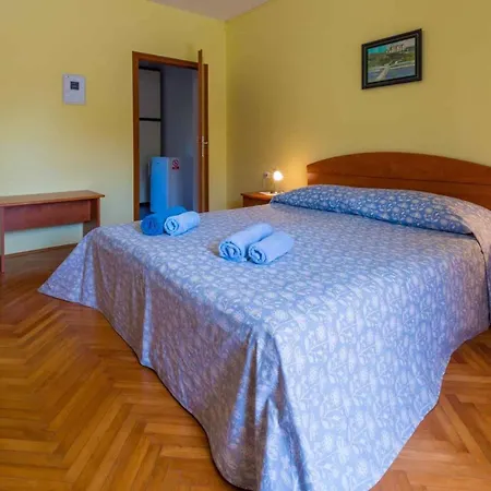 In 39324 Apartment *